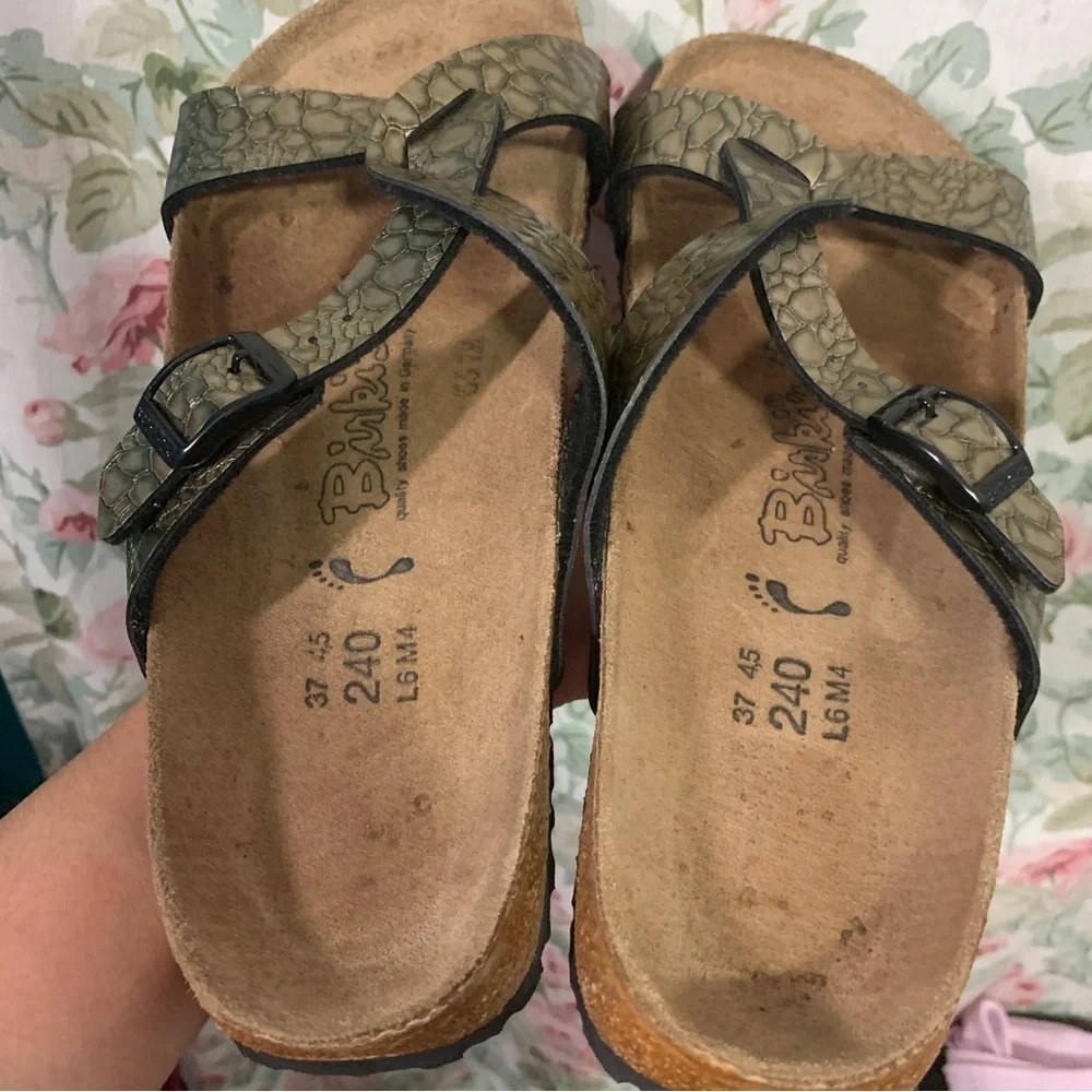 BIRKENSTOCK - Birki’s Sylt metallic green embossed criss cross sandals
